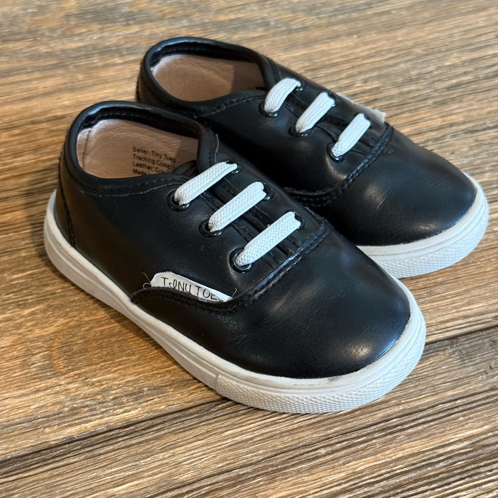 Tiny toes toddler leather black sneakers
